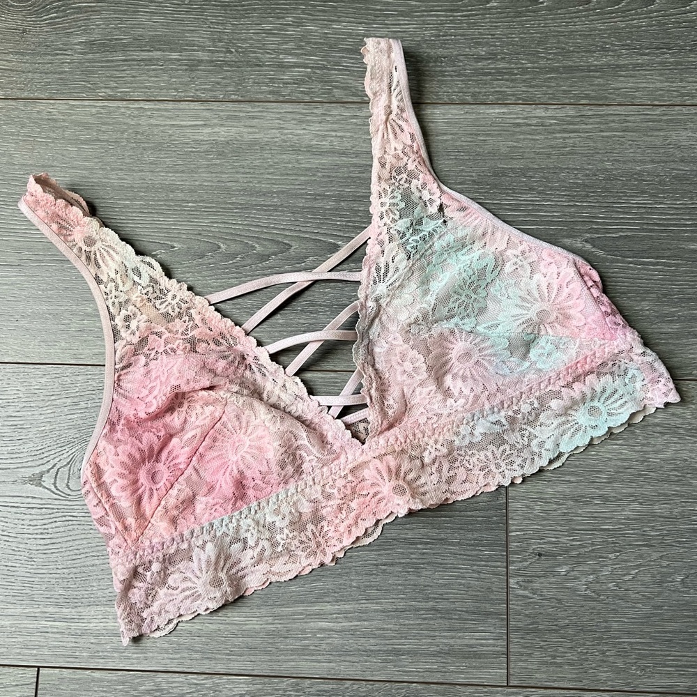 Victoria’s Secret PINK Lace Bralette in size Large